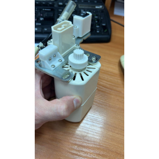 Мотор YDK YM-260-9 (220V/90W/7000R.P.M.) для оверлоков Juki MO-654, Bernina 880DL и других купить по низкой цене