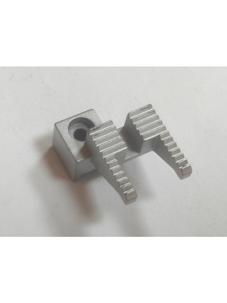 Зубчатая рейка задняя (B3025-08A-C) для распошивальных машин Babylock BLCS